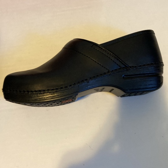 Dansko XP black mule clog size 41 slip resistant nurse shoe - Picture 16 of 16